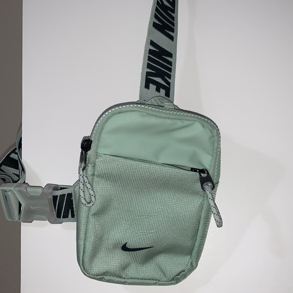 Nike Essentials Hip Pack in Mint. 🆕